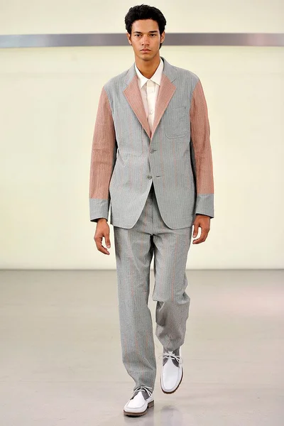 Look 24